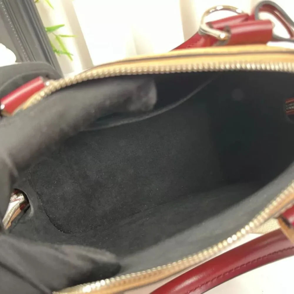 Louis Vuitton Women Pre-Loved Bag Very Good Condition